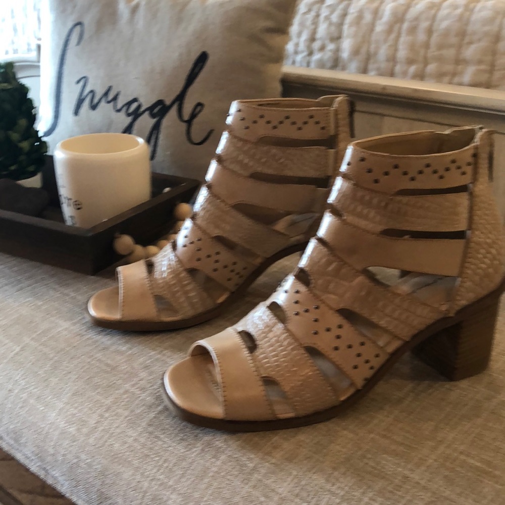 Gimmicks Gladiator Sandals from buckle Size 8 new